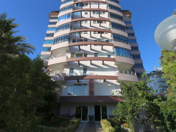 4-Bedroom Garden Duplex in Cikcilli